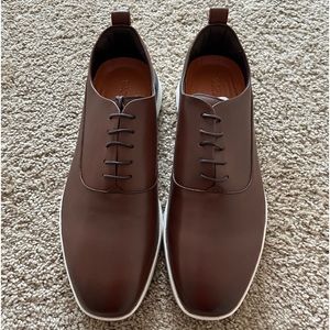 Men’s Wolf & Shepherd Dress Shoe Sneakers Size 13